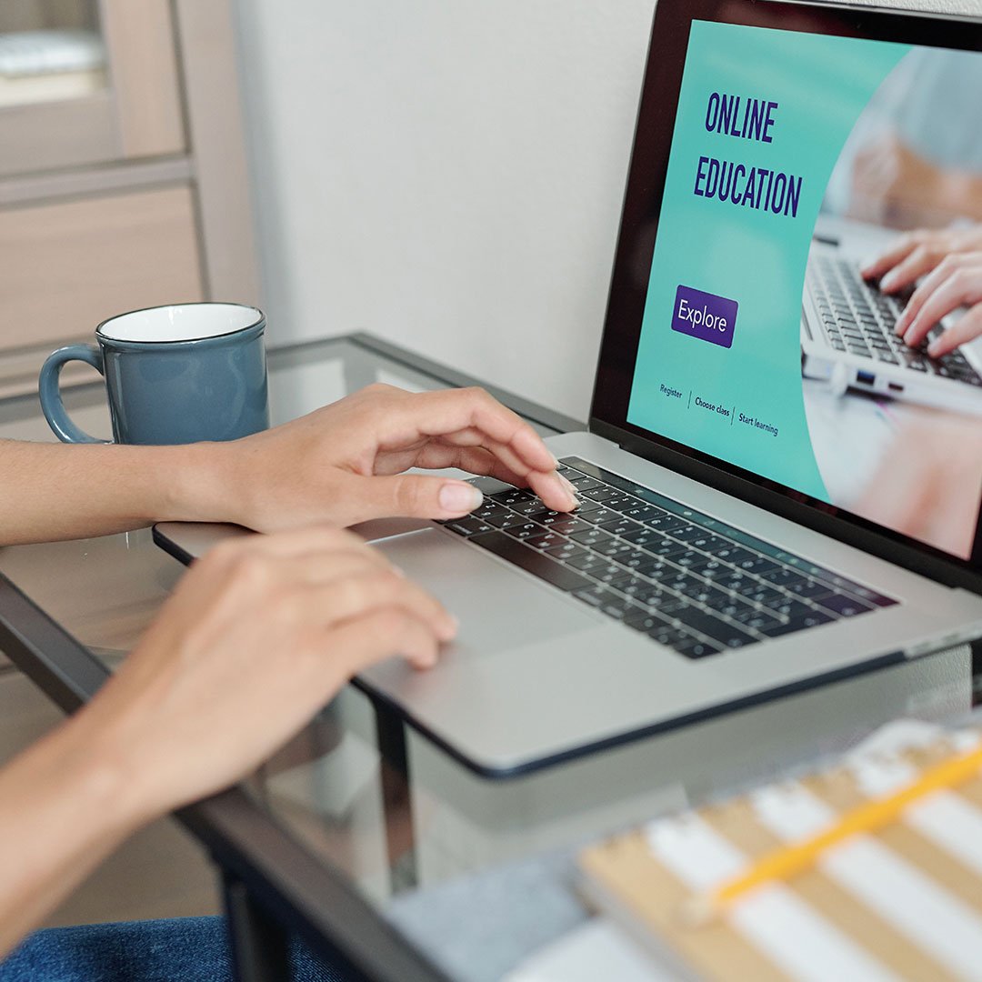 The First 3 Seconds: Designing Digital Experiences That Stop the Scroll